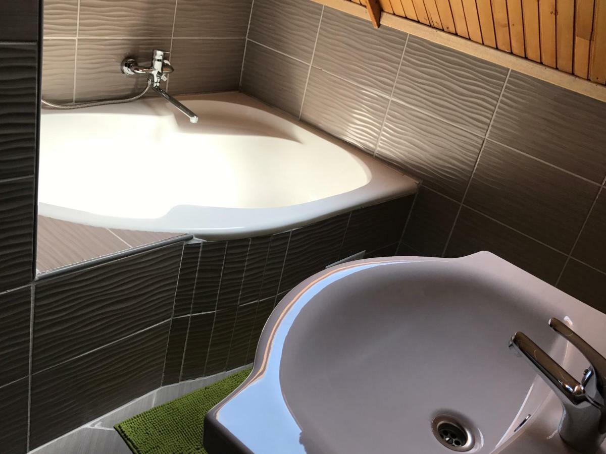Rozsavoelgy Apartman Balatonlelle Exteriér fotografie