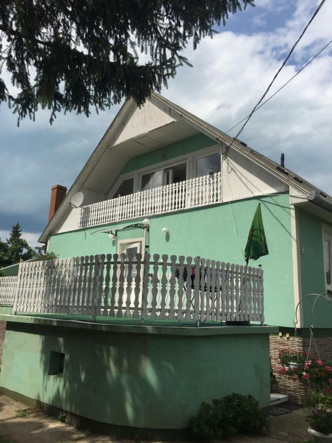 Rozsavoelgy Apartman Balatonlelle Exteriér fotografie